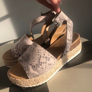 Snakeskin chunky sandal